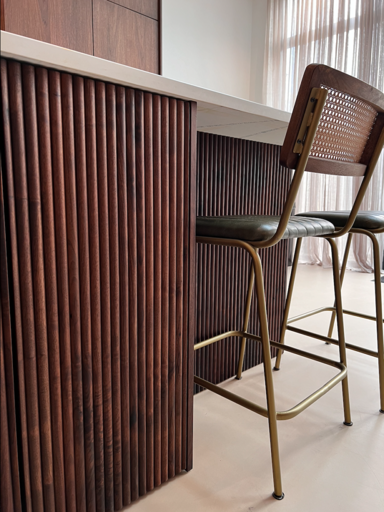 OH15 totaal project op IKEA metod kasten met notenhouten fronten