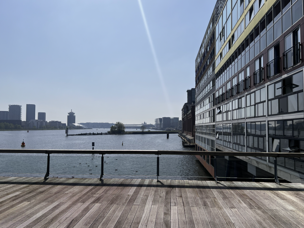 Amsterdam Silodam ontwerp en installatie met Ikea method en pax